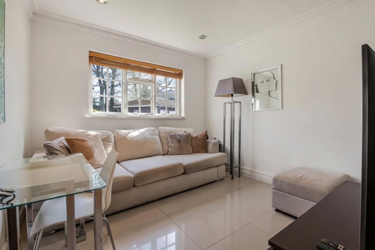 Coombehurst Close, Barnet, EN4, Barnet